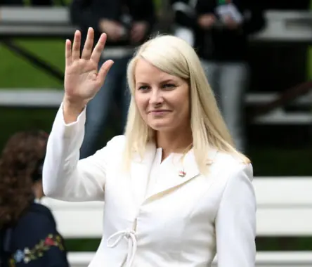 Norway’s crown princess had years of contact with Epstein, files suggest